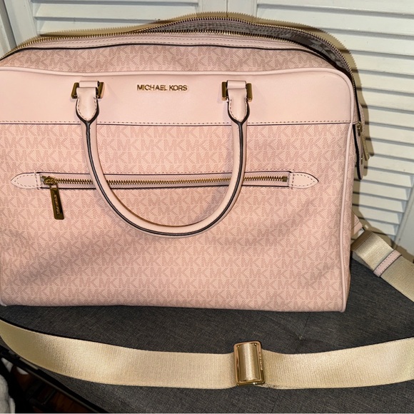 Michael Kors Blush Pink Carryall with Gold Accents - Picture 2 of 5